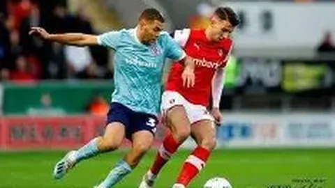 “皇家马德里2-1逆转巴塞隆那，西甲第10轮阿拉巴远射破门阿圭罗替补进球”